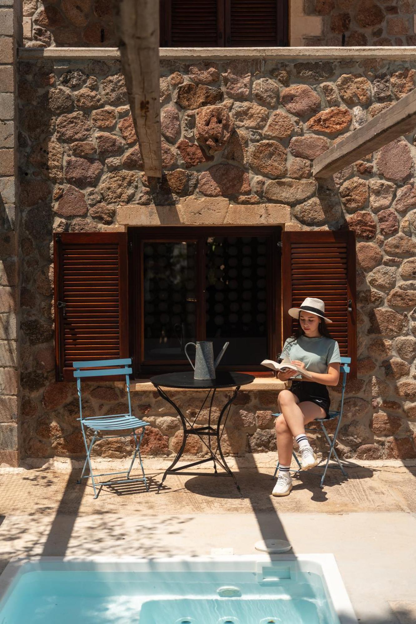Angelina Boutique Escape Aparthotel เปอร์ดิกา ภายนอก รูปภาพ